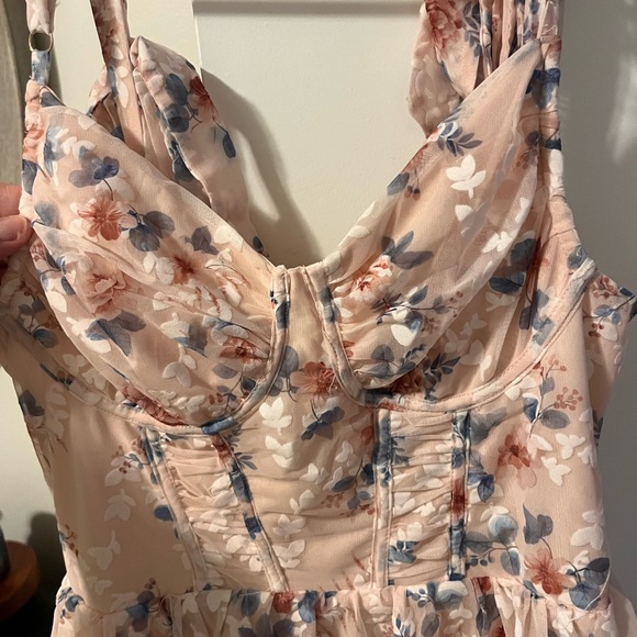 Tiered chiffon dress in pretty pastels - Picture 3 of 5